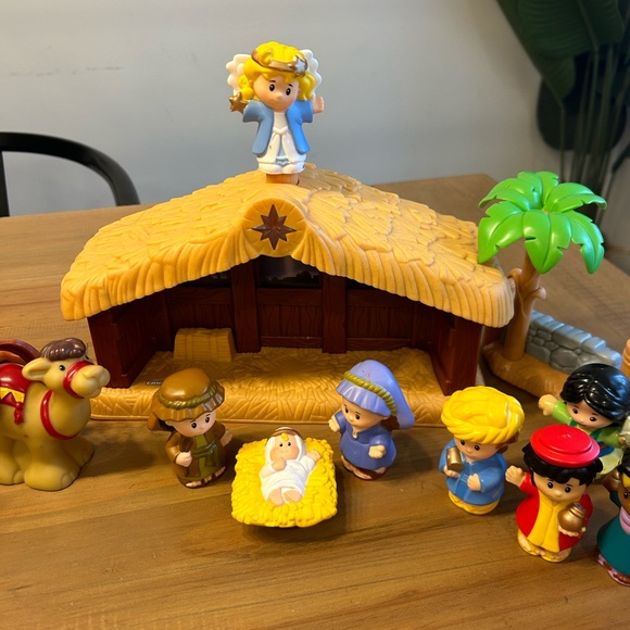 Little People Nativity Scene Playset with Figures - Picture 3 of 4